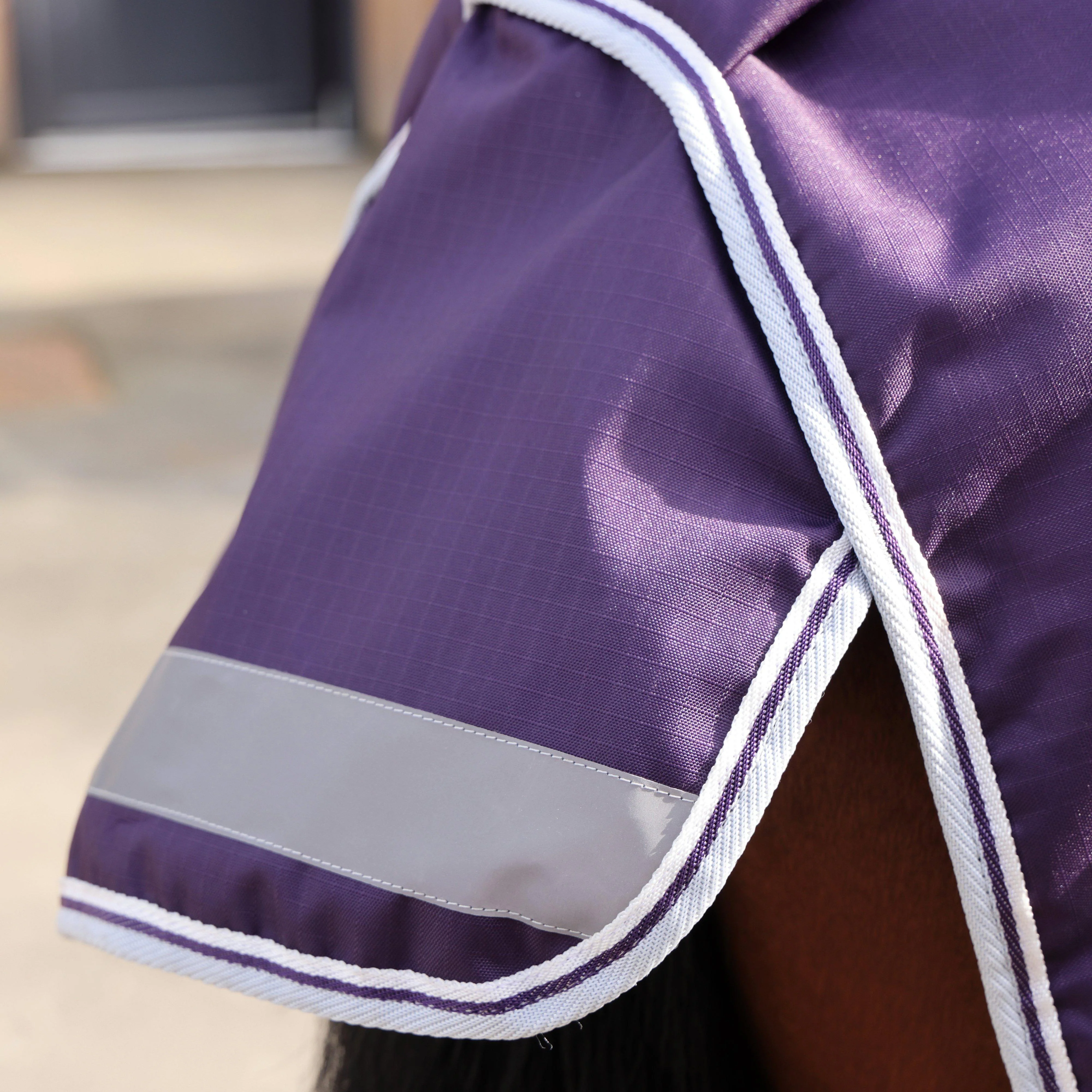 Highlander Original 100g Standard Neck Turnout Rug Plum - Image 2